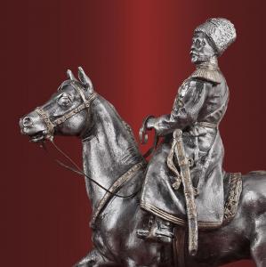 Император Николай II на коне