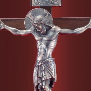 Распятие Иисуса Христа на голгофе  на деревянном кресте
