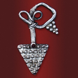 Медальон «Виноград» с камнем