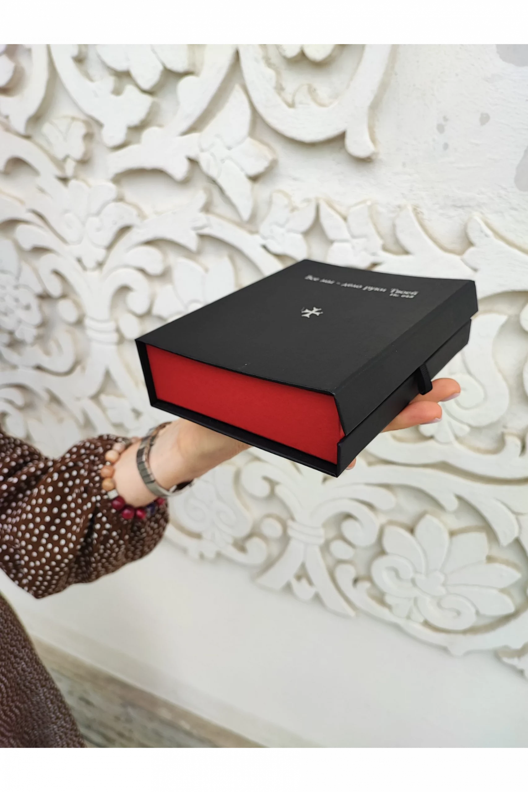 Подарочная коробка для креста священника