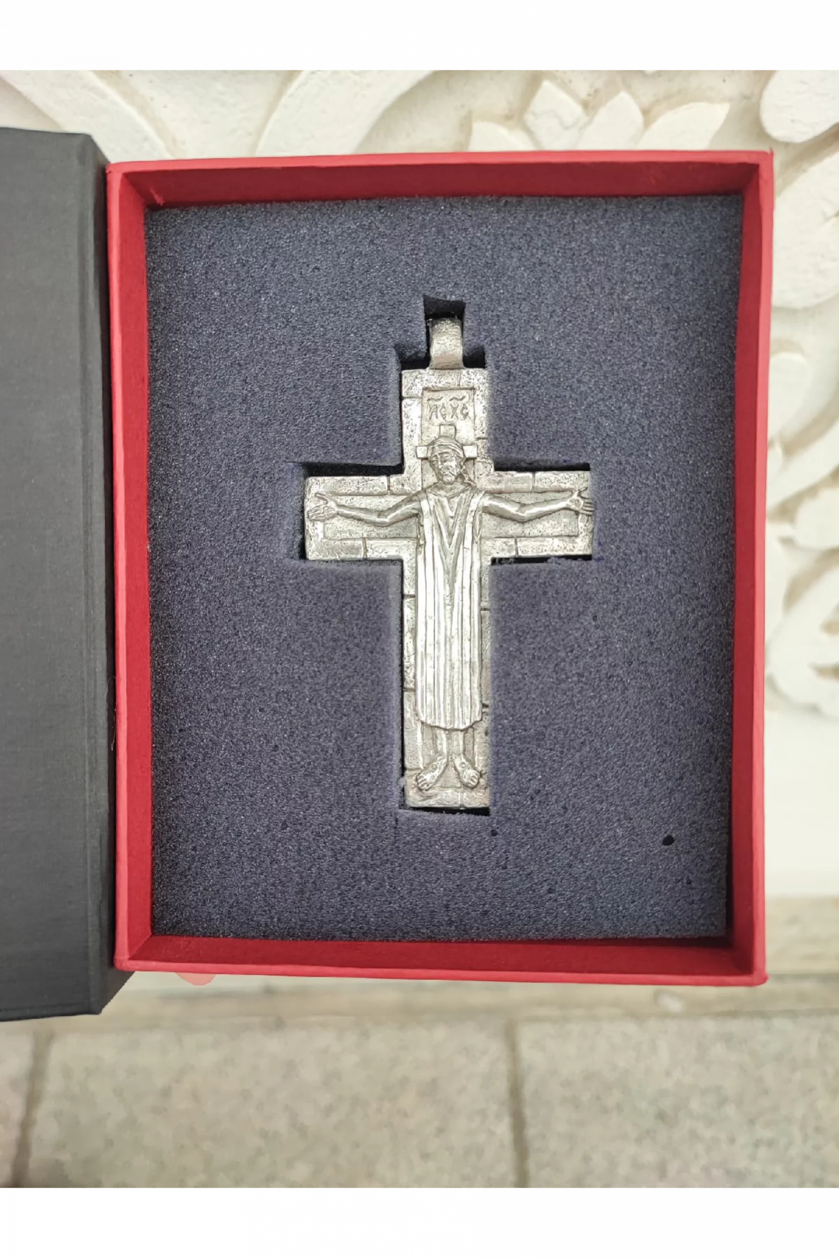 Подарочная коробка для креста священника, Крест священника “Свет во тьме светит” - Пьютер