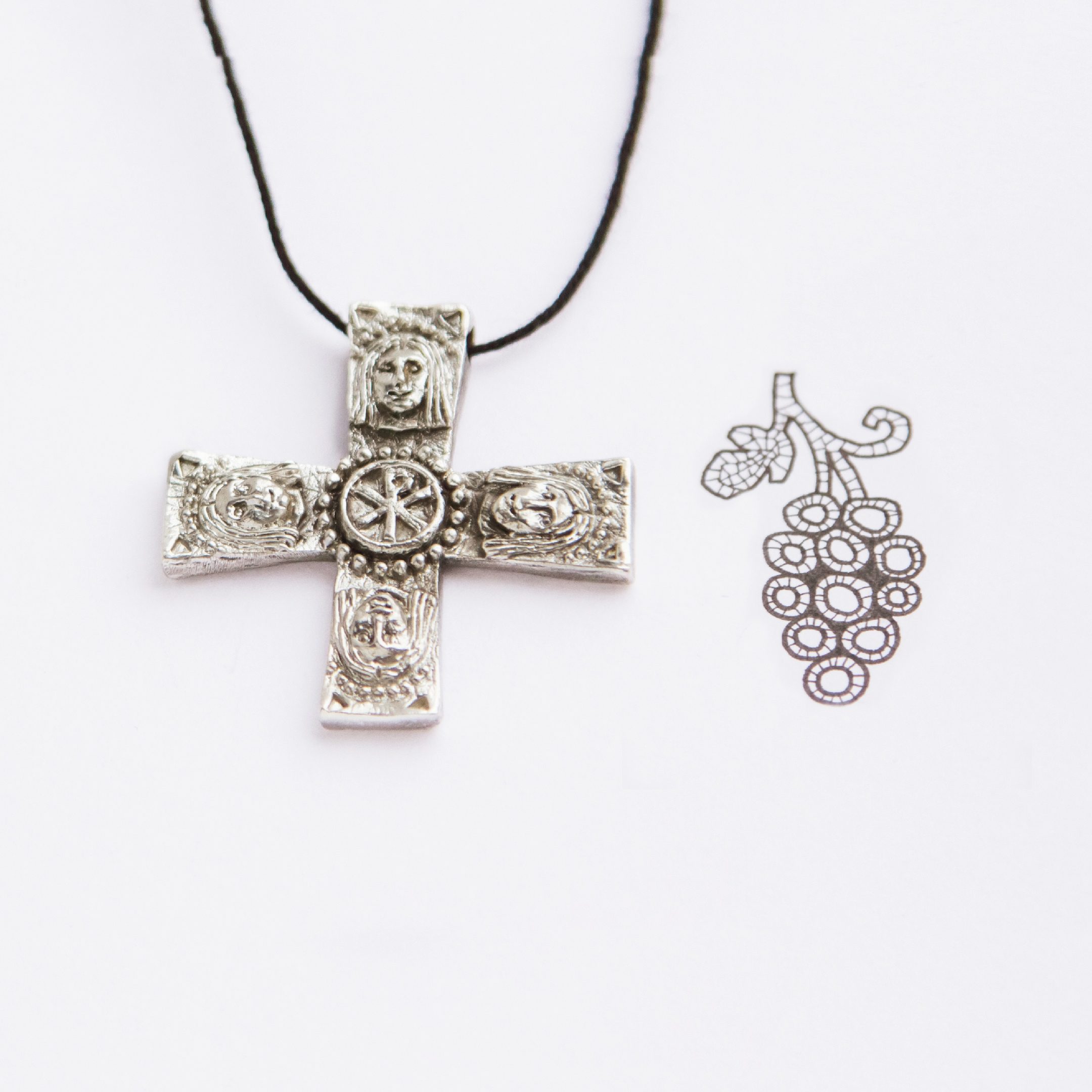 Нательный крестик "Хвала Господу" - Чернение Нательный крестик "Хвала Господу" - Чернение