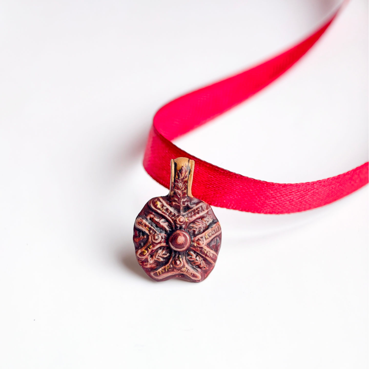 Медальон "Пикра" - Авторская роспись Медальон "Пикра" - Авторская роспись