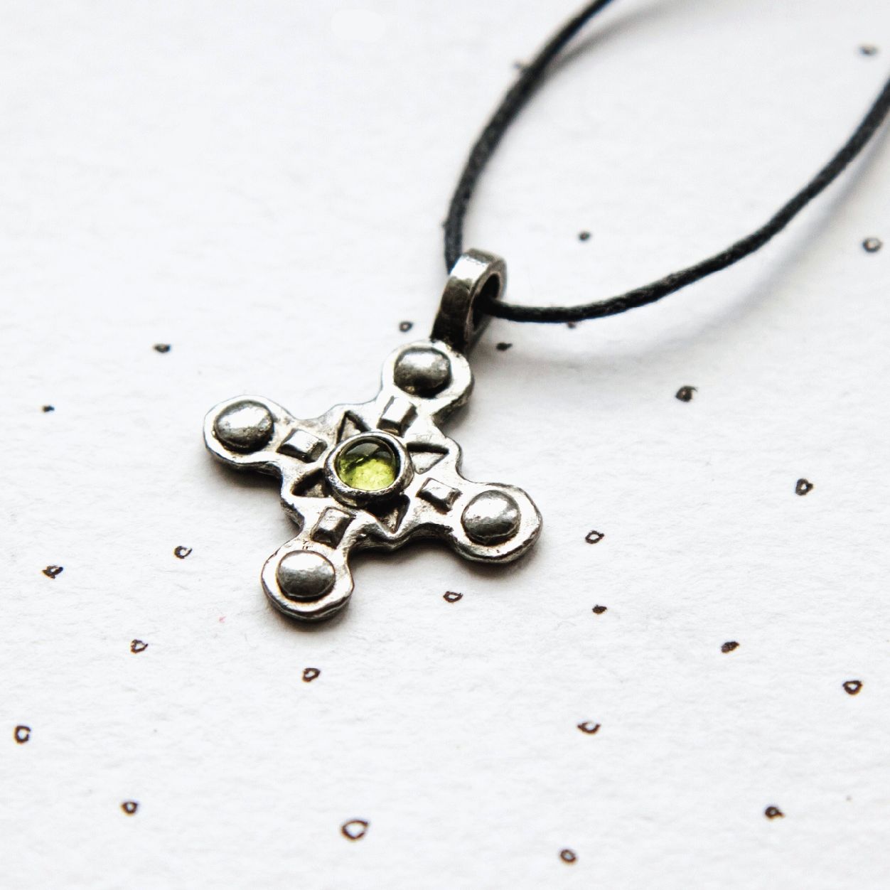 Нательный крестик "Агиос" - Полудрагоценные камни Нательный крестик "Агиос" - Полудрагоценные камни