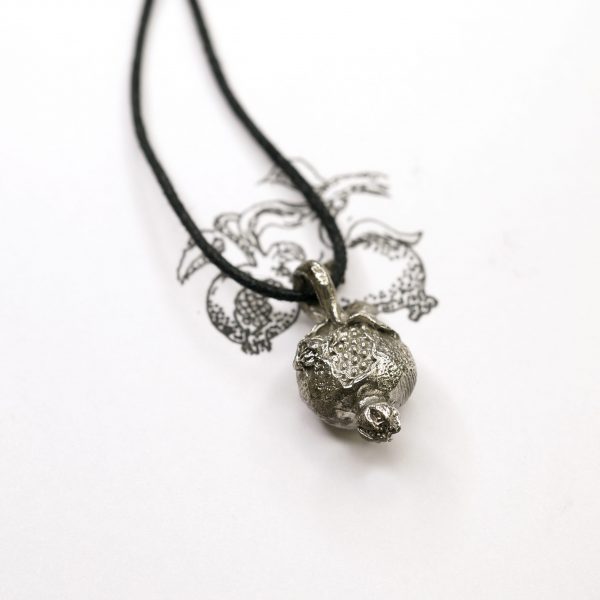 Медальон "Плод добрый" - Чернение