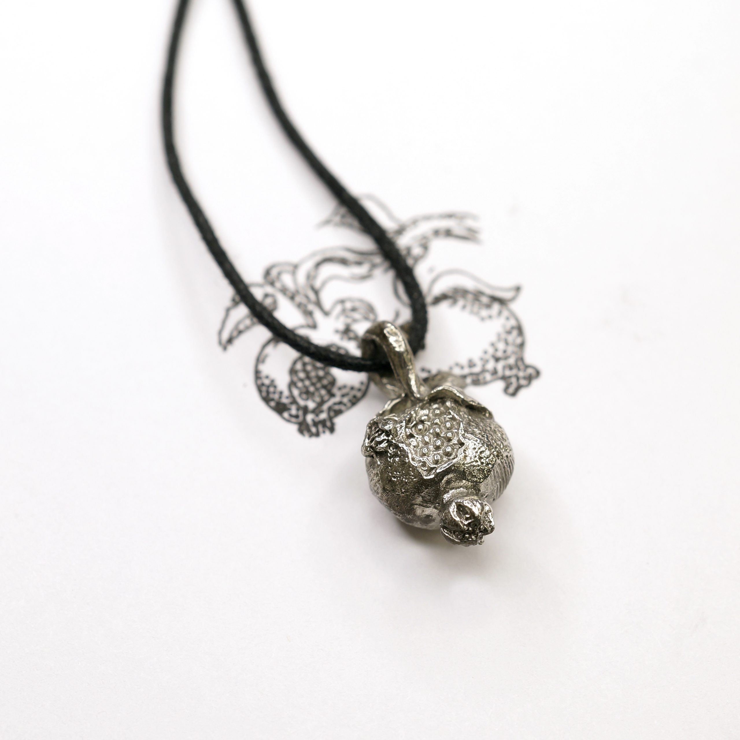 Медальон "Плод добрый" - Чернение Медальон "Плод добрый" - Чернение