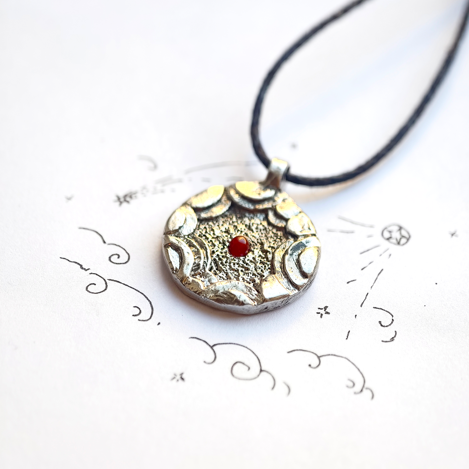 Медальон "Небеса" - Полудрагоценные камни