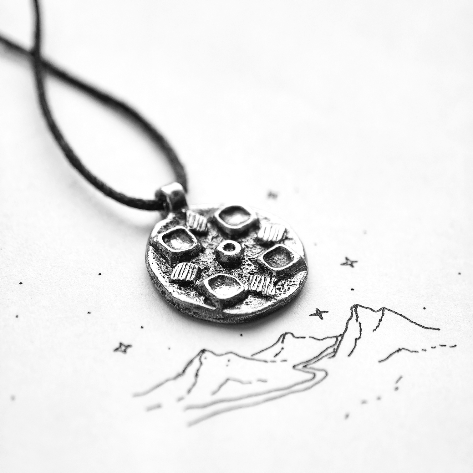 Медальон «Утренняя Звезда» - Чернение Медальон «Утренняя Звезда» - Чернение