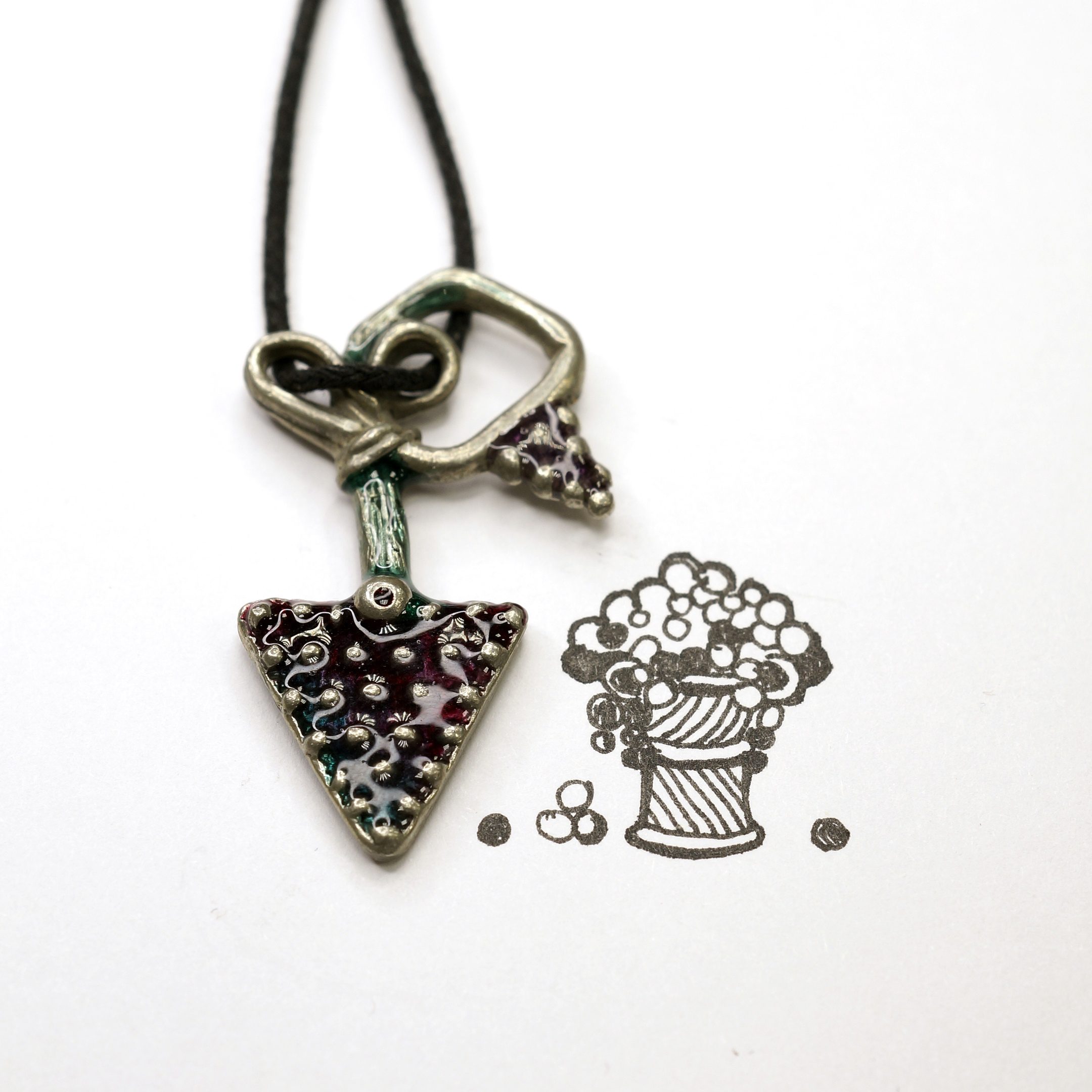 Медальон "Виноград" - Эмаль