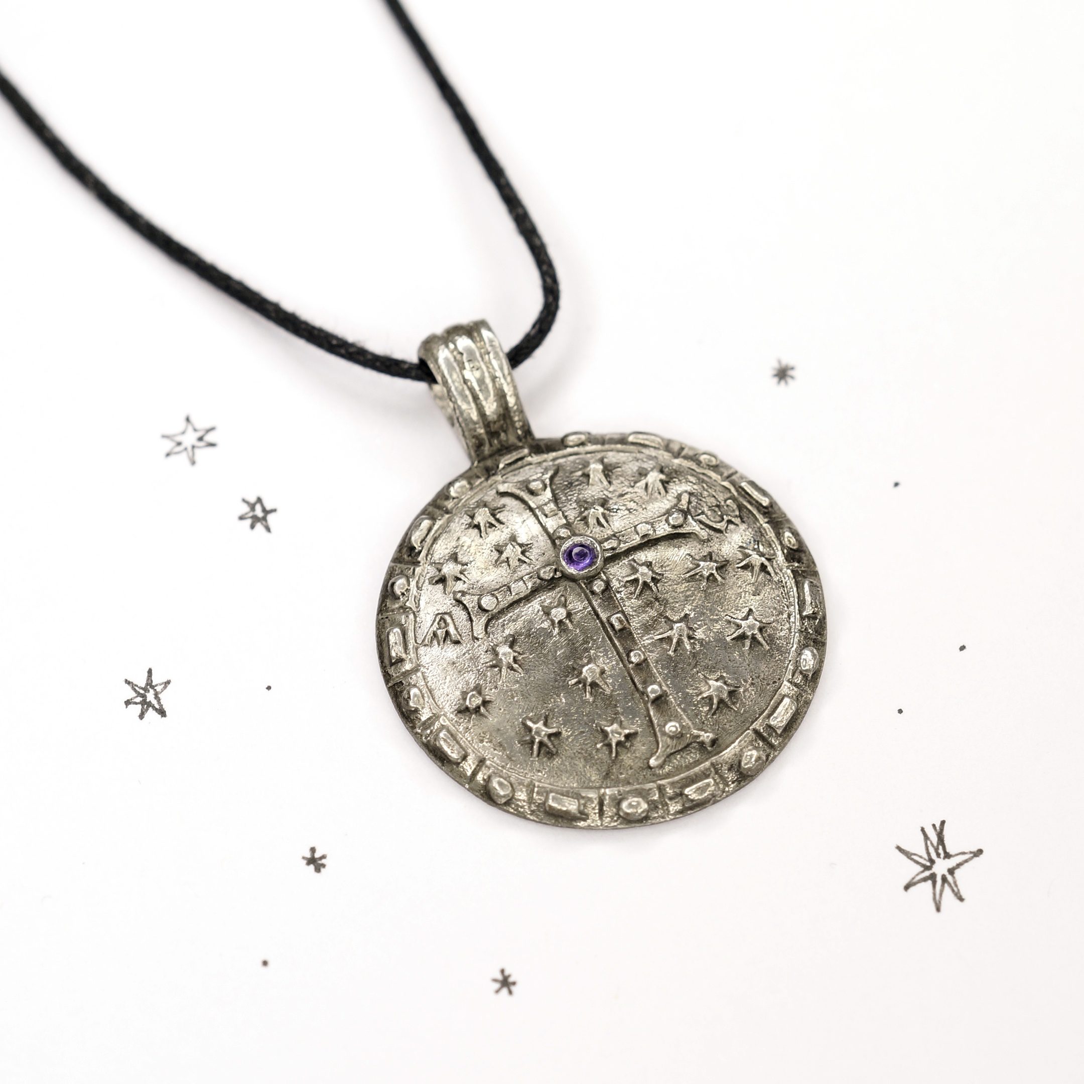 Медальон «Щит веры» - Полудрагоценные камни Медальон «Щит веры» - Полудрагоценные камни