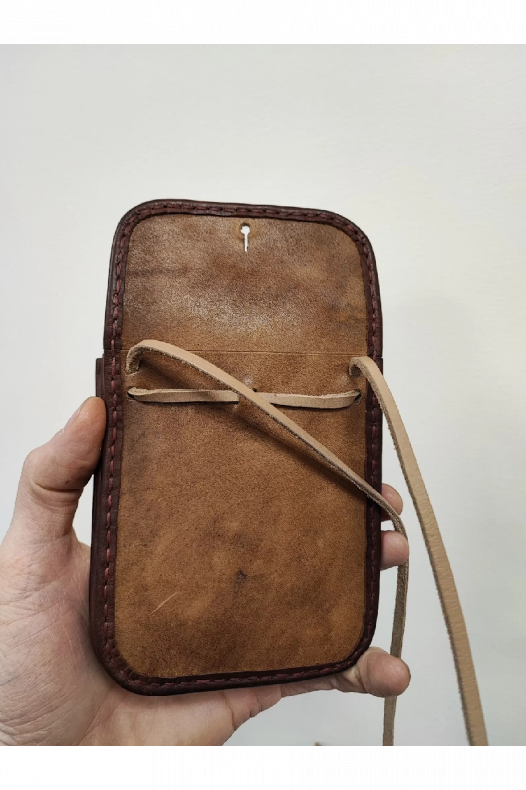 Кожаная сумка для креста священника