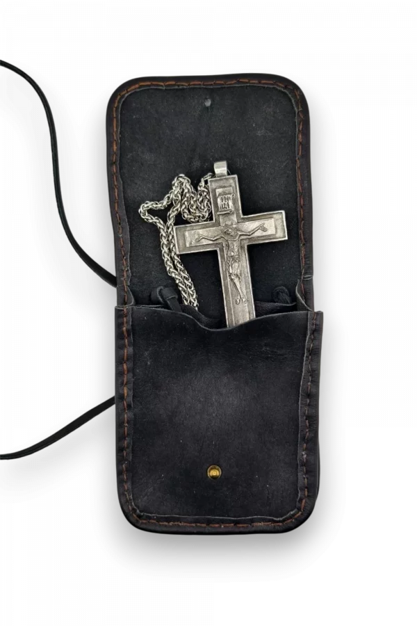 Кожаная сумка для креста священника