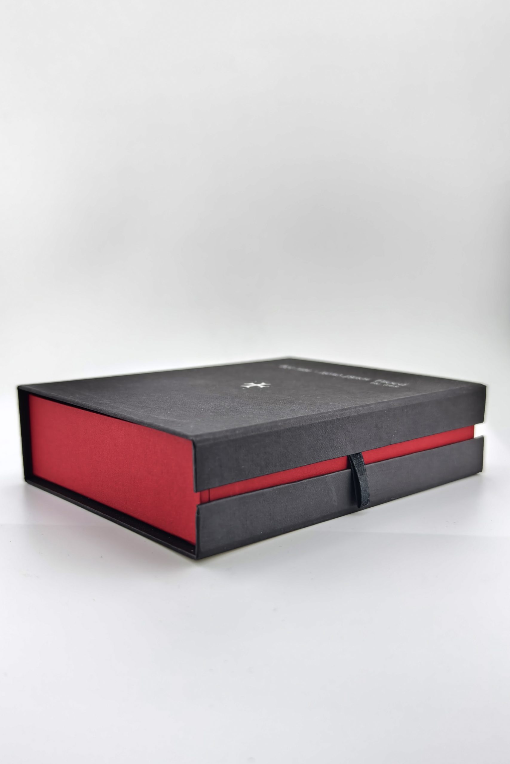 Подарочная коробка для плакеток и настенных крестов