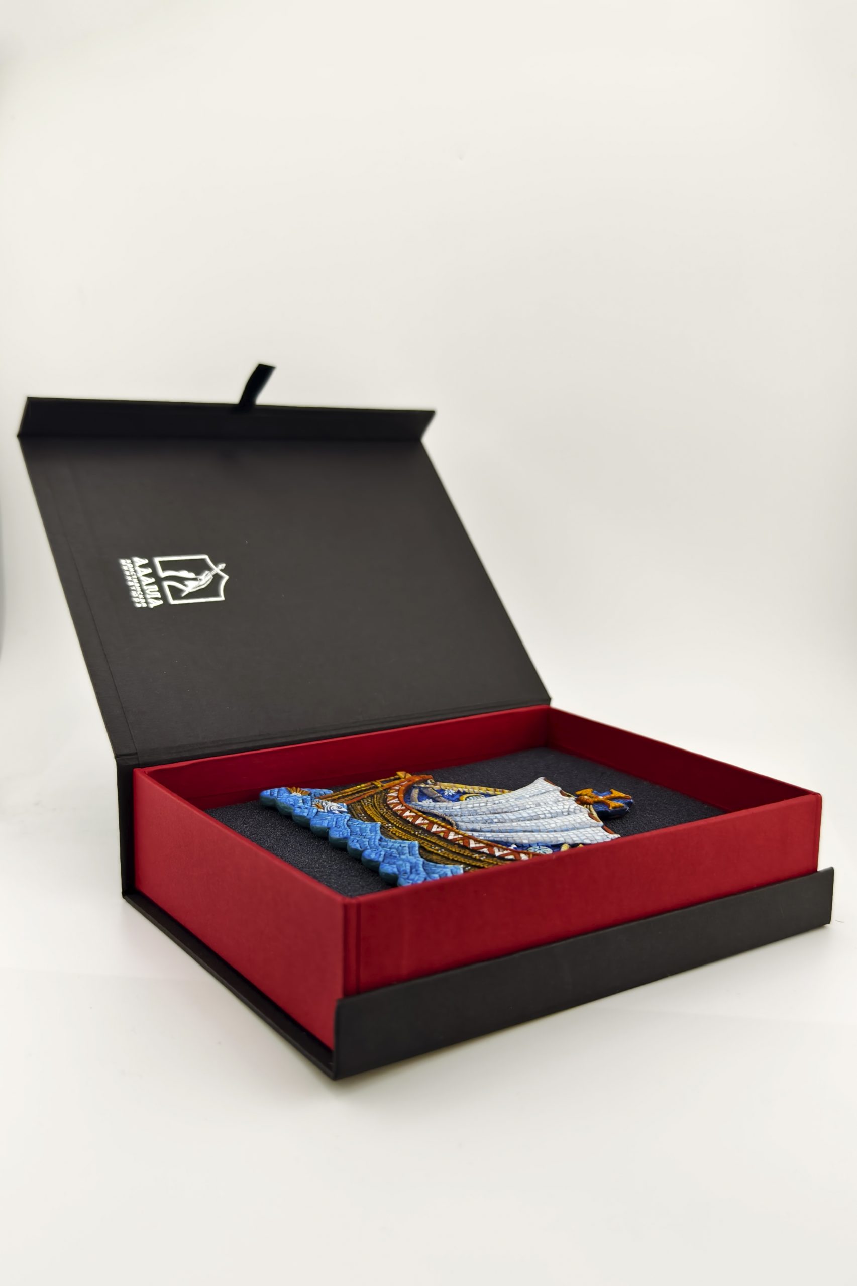 Подарочная коробка для плакеток и настенных крестов