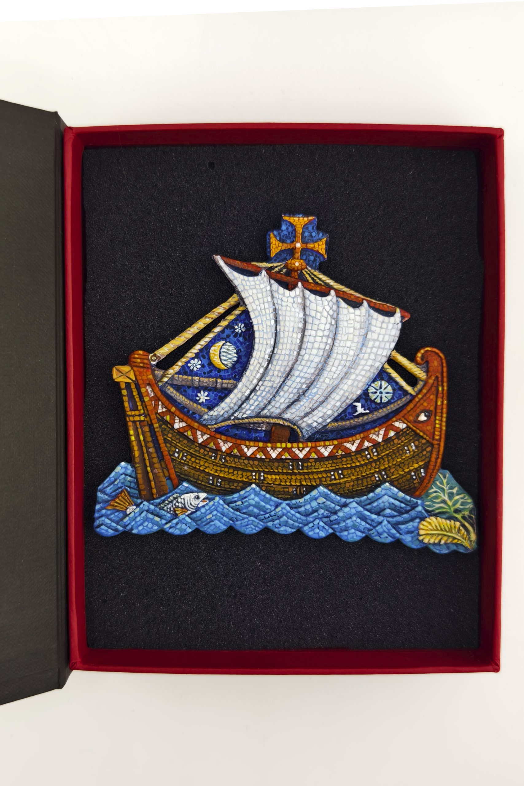 Подарочная коробка для плакеток и настенных крестов