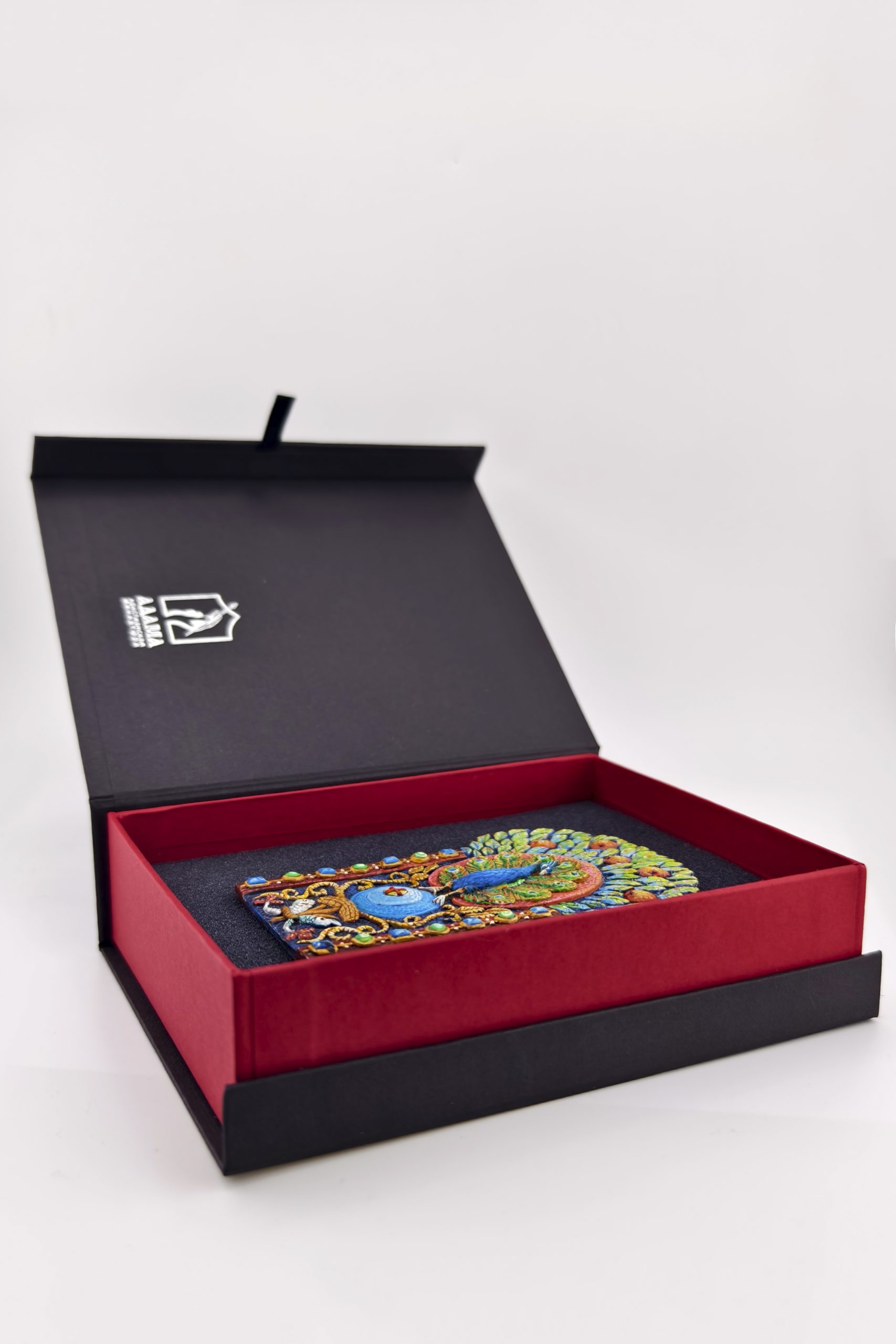 Подарочная коробка для плакеток и настенных крестов