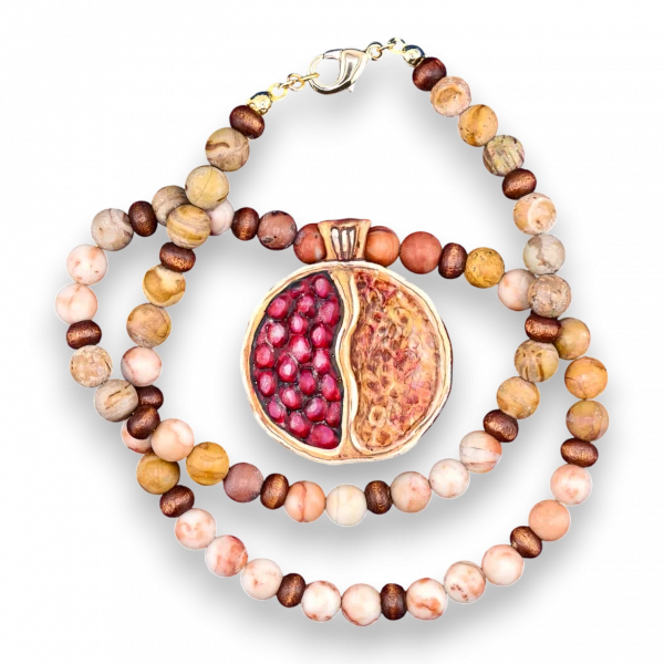 Медальон "Гранат" - Комплект с бисерной нитью